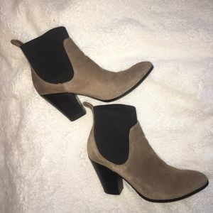 VS suede booties 🌹